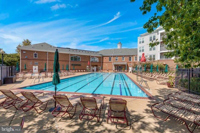 Building Photo - 5108 English Terrace