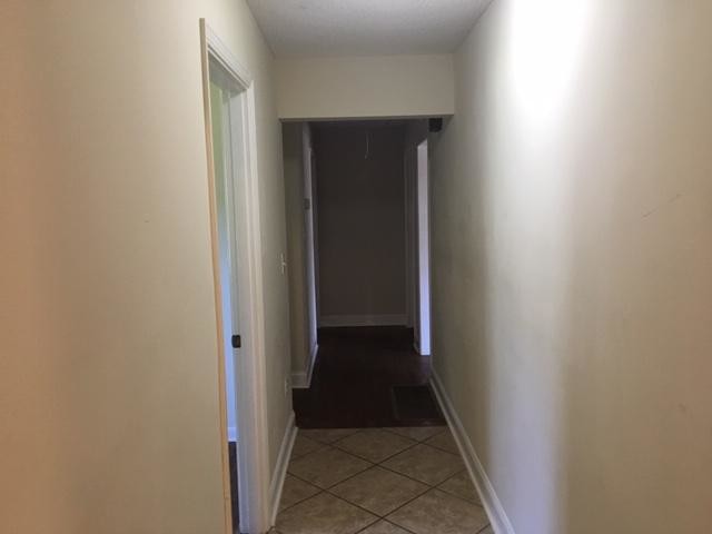 Building Photo - 2401 Hilltop Dr