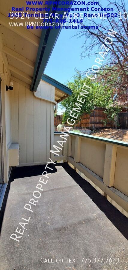 Building Photo - Upstairs one bedroom, one bathroom unit lo...