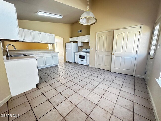 Building Photo - 3683 Prairie Rose St
