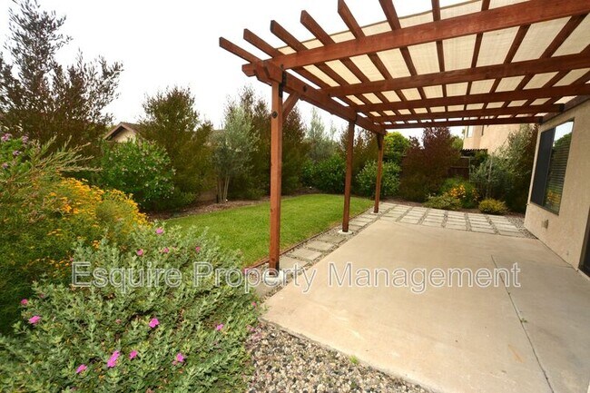 Building Photo - 1610 Oneida Pl