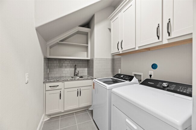 Building Photo - 10823 Painted Crescent Ct