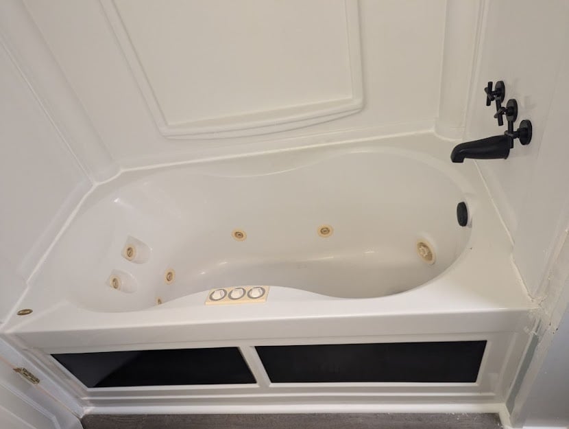 Upstairs Bathroom - 97 Lancelot Ln