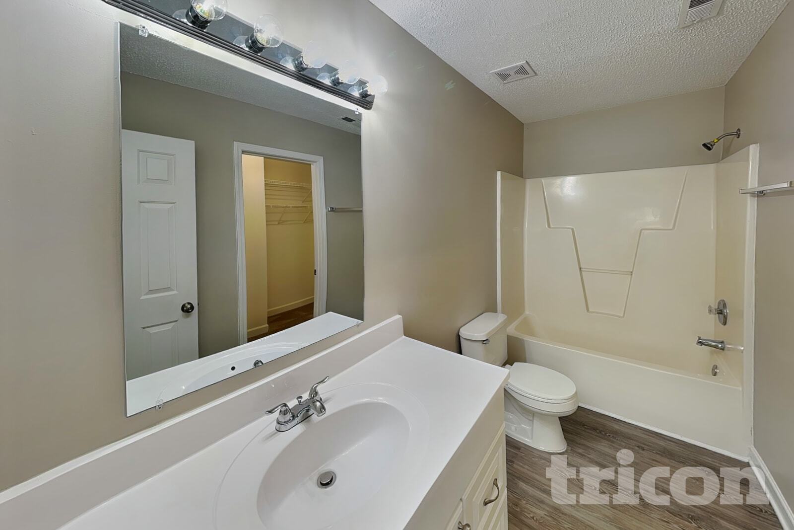 Building Photo - 4019 Cedarbark Drive Matthews NC