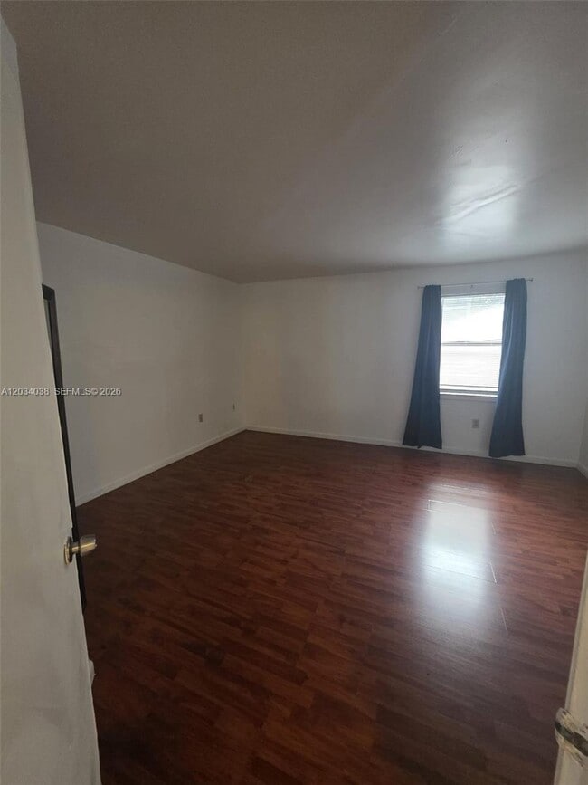 Building Photo - 9429 Fontainebleau Blvd