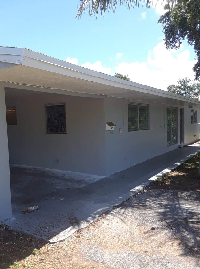 Building Photo - 223 SW 14th Pl