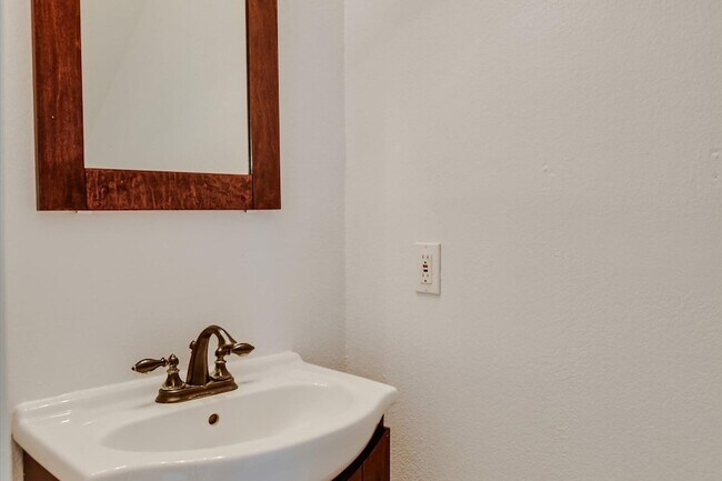 Building Photo - 8111 Hawick Dr