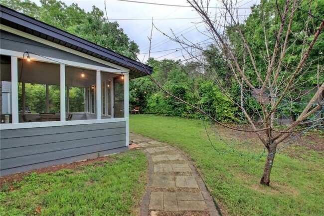 Building Photo - 7807 Lazy Ln