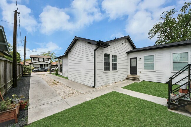 Building Photo - 111 Jenkins St