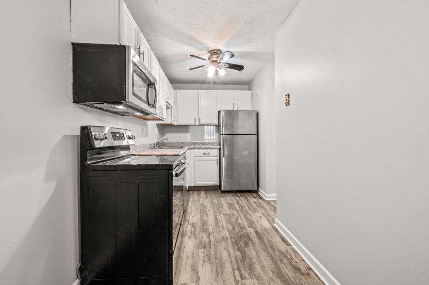 Building Photo - 339 Oakland St