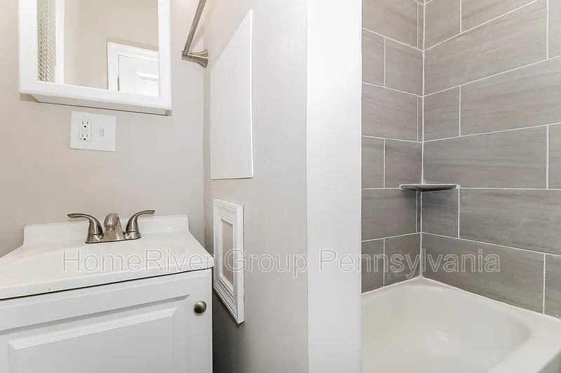 Building Photo - 4928 Wakefield St