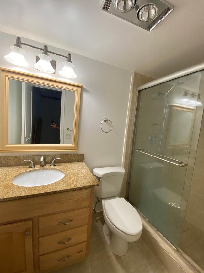 Building Photo - 1100 Pine Dr