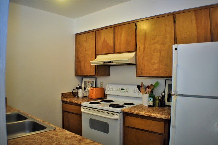 Building Photo - 1144 West 3rd Street