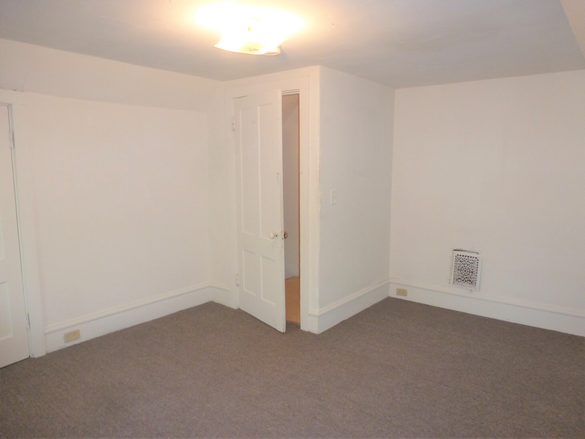 Building Photo - 43 N Willard St