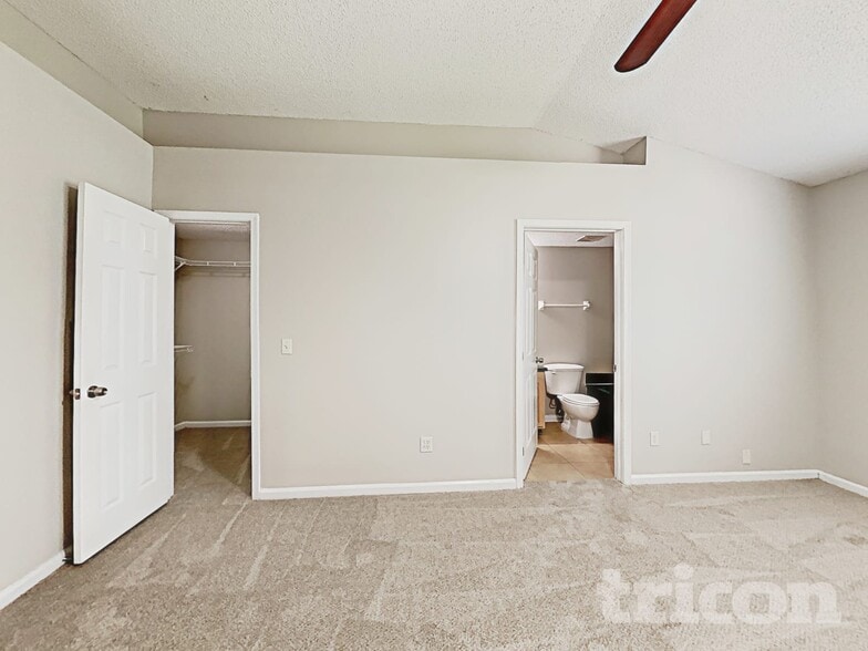 Building Photo - 522 Jimbay Dr