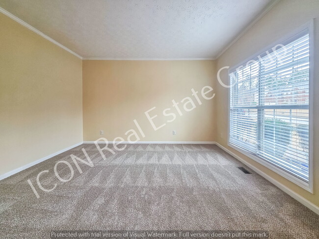 Building Photo - 4/2.5 home in a swim/tennis community