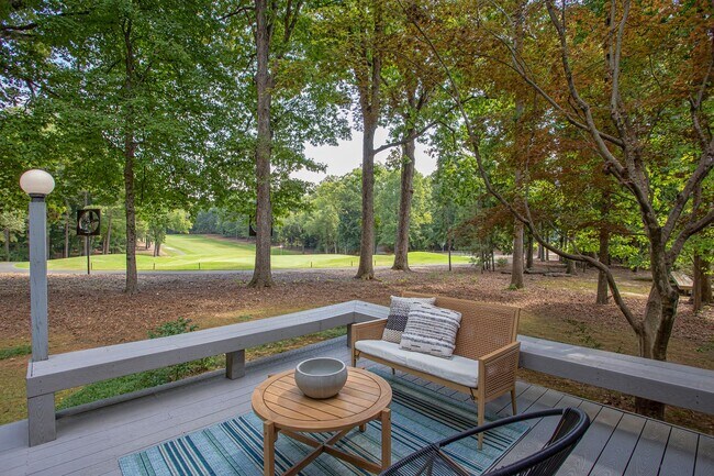 Building Photo - This Home is a Hole in One!