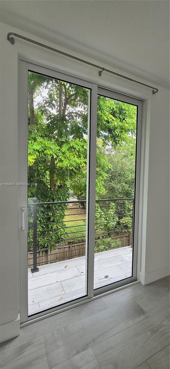 Building Photo - 3823 Thomas Ave