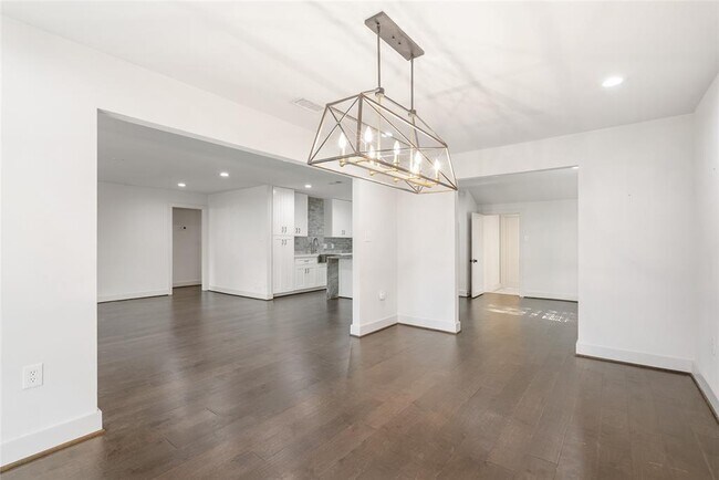 Building Photo - 7307 Raton St