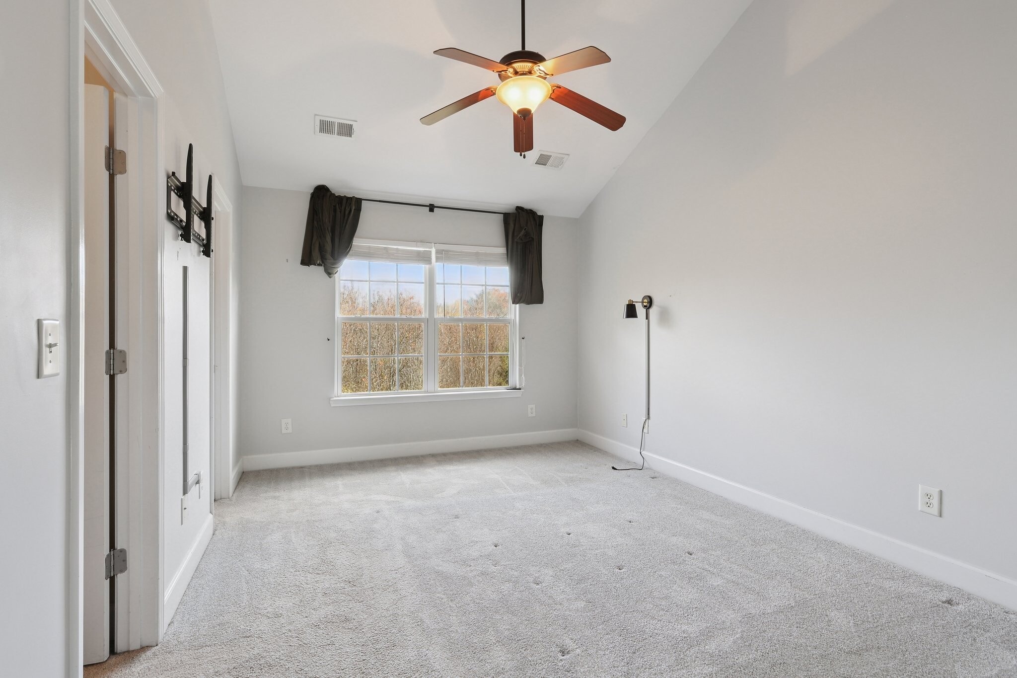 Building Photo - 503 Saint Jules Ln