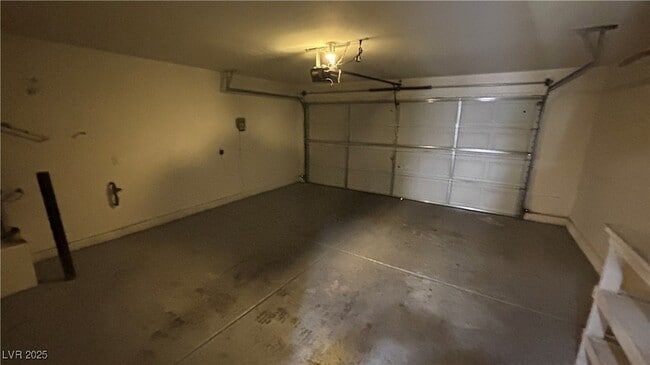 Building Photo - 709 Spotted Eagle St