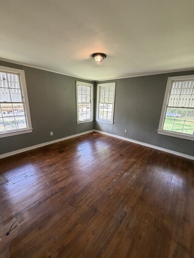 Building Photo - 432 Waller Ave