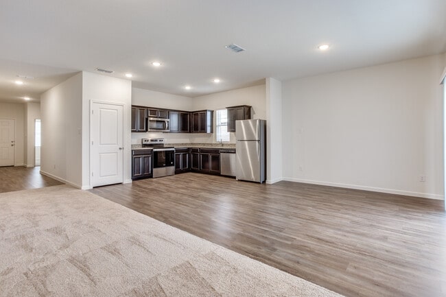 Building Photo - 1819 Wolf Run