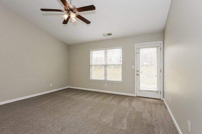 Building Photo - 138 Hill Side Way