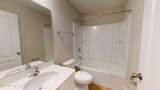 Building Photo - 1025 Wilmot Pl