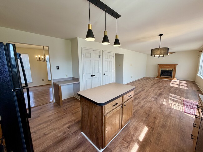 Building Photo - 197 Glenhurst Dr