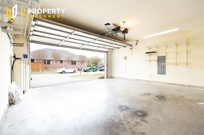 Building Photo - Well-maintained, 3 beds/ 2 baths a-story H...