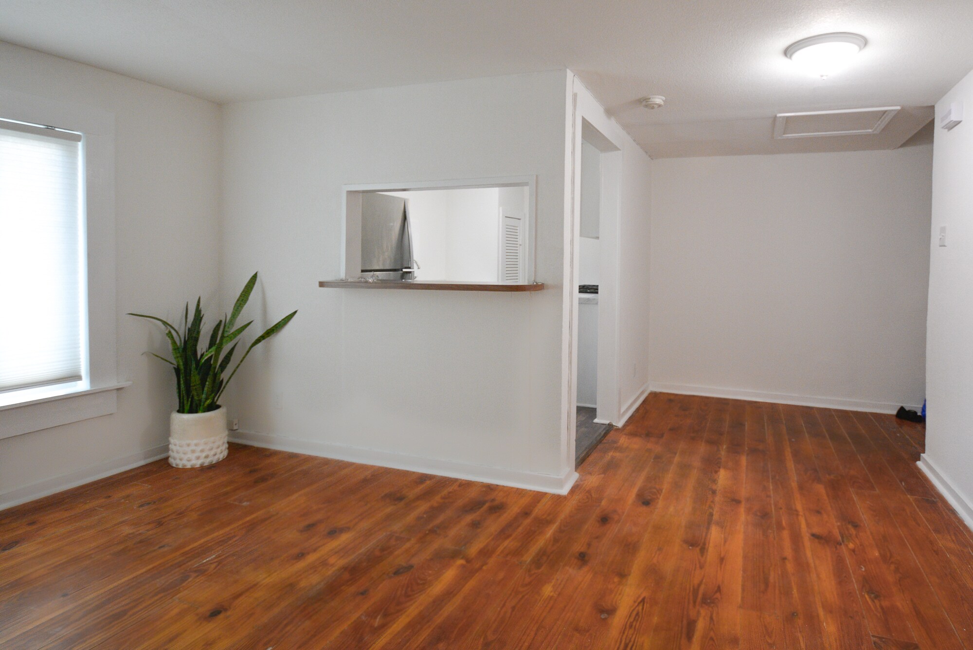 Building Photo - 814 W Russell Pl