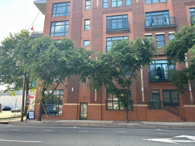 Building Photo - 1 Bed | 1.5 Bath Downtown Raleigh Condo - ...