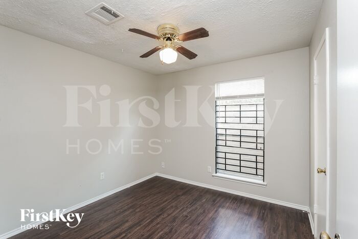Building Photo - 13526 Hampton Falls Dr