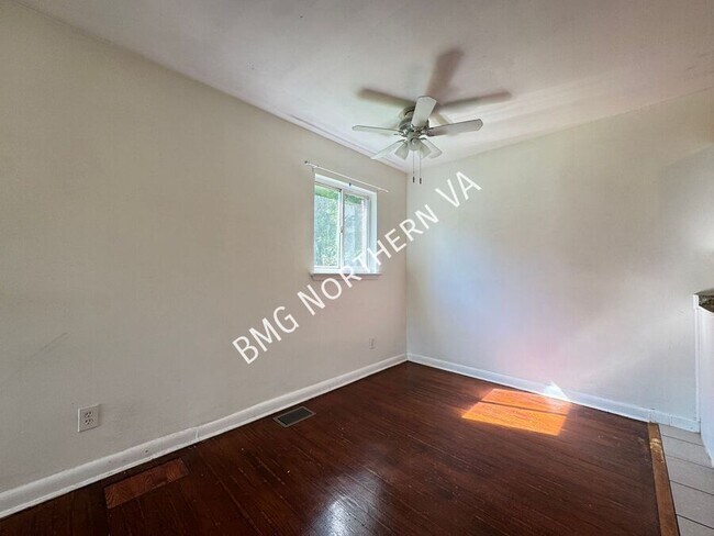 Building Photo - 7046 Lee Park Ct