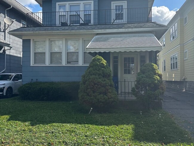 Building Photo - 275 Sterling Ave