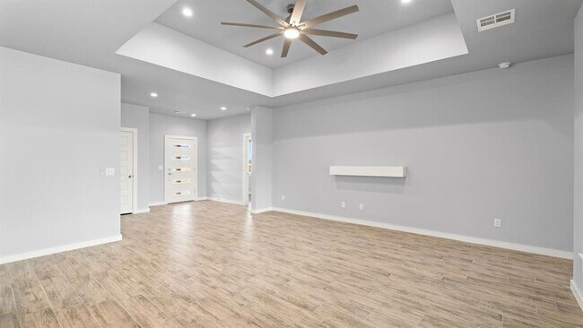 Building Photo - 12624 E Hefner Rd