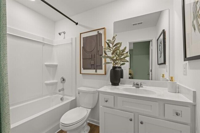 Building Photo - 465 Madison Lakeview Dr