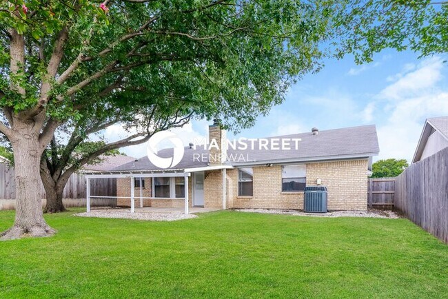 Building Photo - 3 Bedroom Pet-Friendly Home in WATAUGA, TX...