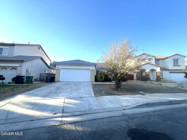 Primary Photo - 2535 E Norberry St