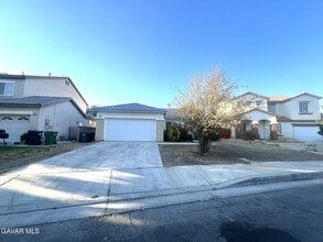 Building Photo - 2535 E Norberry St