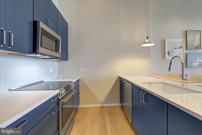 Building Photo - 2720 S Arlington Mill Dr