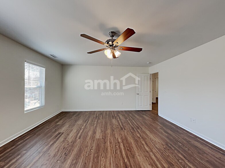 Building Photo - 423 Ganyard Farm Way