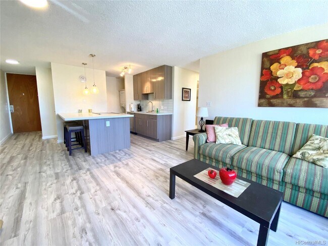 Building Photo - 320 Lili?uokalani Ave