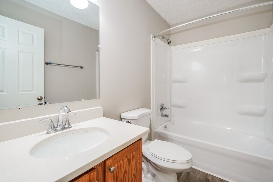 Building Photo - 4880 Grimm Dr