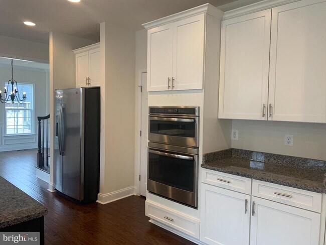 Building Photo - 8371 Jill Brenda Ct