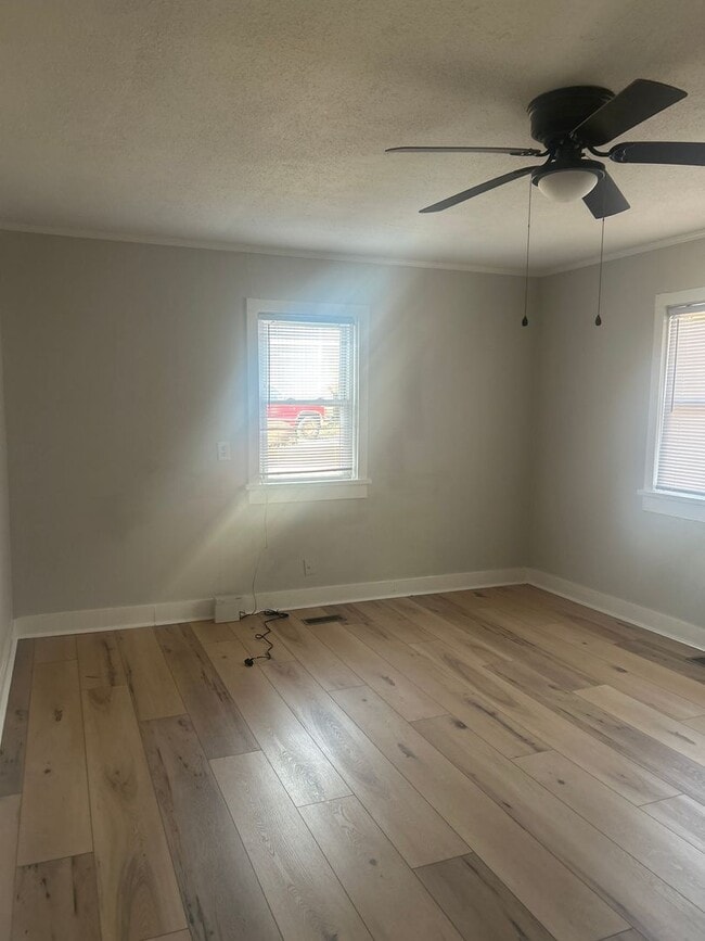 Building Photo - 266 Lilly Way