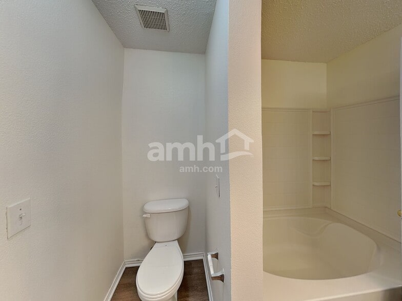 Building Photo - 4508 Merlot Dr