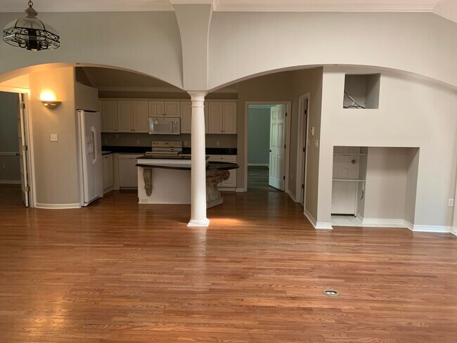 Building Photo - 307 Sand Myrtle Way