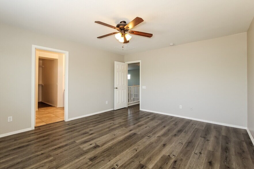 Building Photo - 5206 W Glass Ln